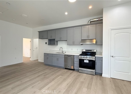 656 E I - Photo 1