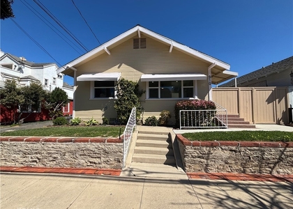 910 Acacia Avenue - Photo 1