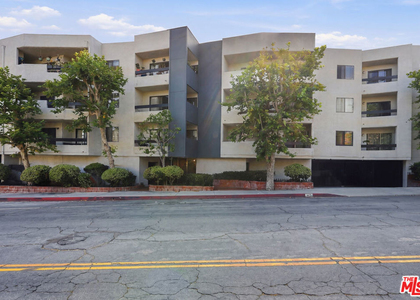1037 N Vista Street - Photo 1