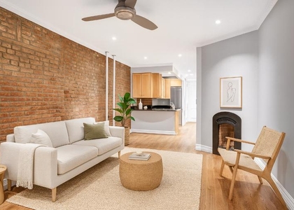 277 E 10th St - Photo 1