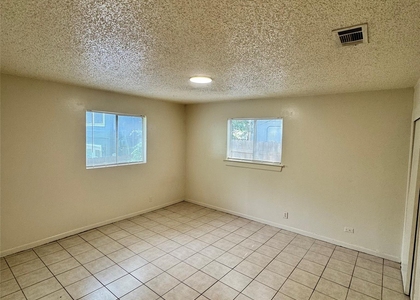 1626 Royal Hill Dr - Photo 1