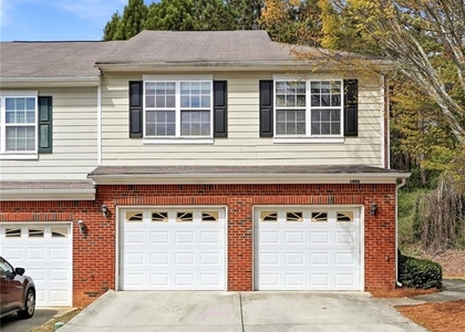 1006 Ivydale Circle - Photo 1