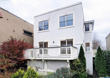 441 Piermont - Photo 1