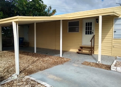 205 52nd Avenue Drive W - Photo 1