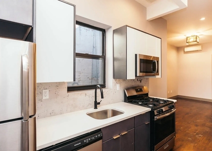 1713 Gates Avenue - Photo 1