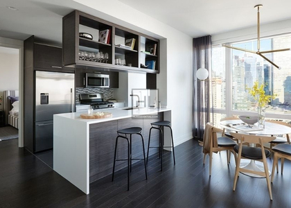 Tenth Avenue - Photo 1