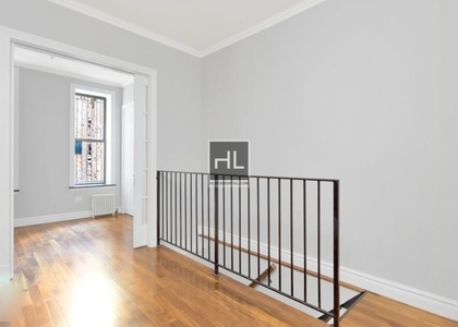 Avenue B - Photo 1