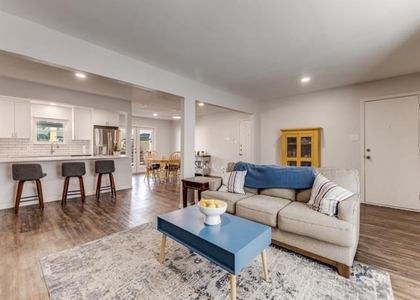 6037 Sandhurst Lane - Photo 1