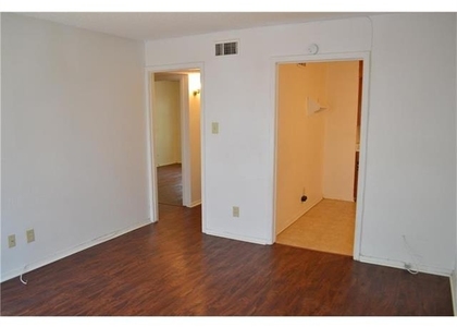 1107 N Locust Street - Photo 1