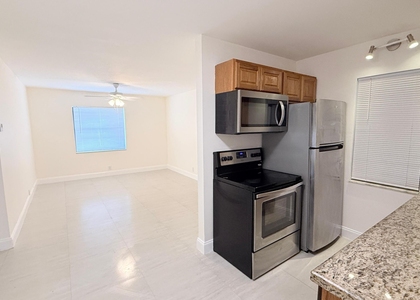 607 Ne 29th Drive - Photo 1
