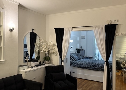 324 East 70th Street - Photo 1