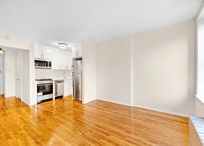 West 49th Street - Photo 1