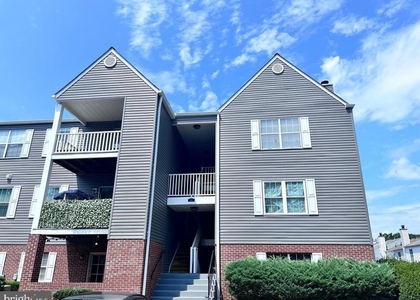 202 Grosvenor Lane - Photo 1