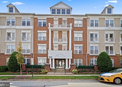 1002 Elmcroft Boulevard - Photo 1
