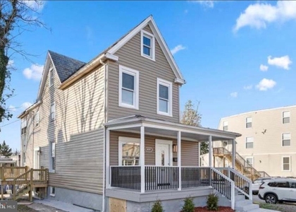 400 S Augusta Avenue - Photo 1