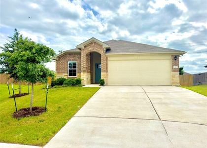 413 Abbey Ln - Photo 1