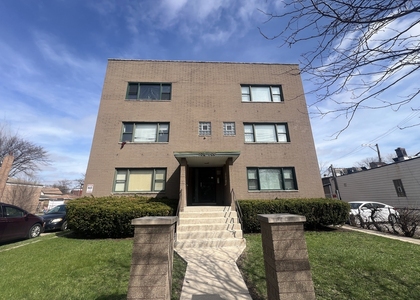 734 E 95th Street - Photo 1