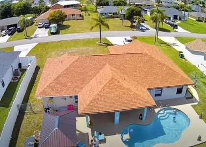 1319 Sw 10th Place - Photo 1
