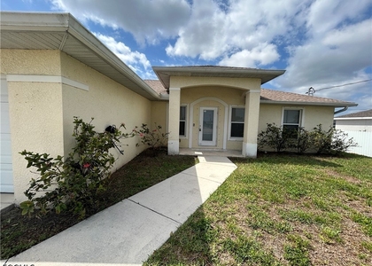 1426 Nw 12th Street - Photo 1