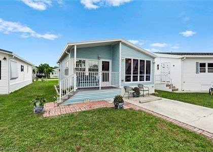 4751 Lafayette Lane W - Photo 1