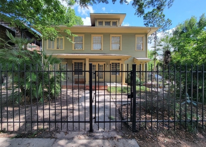 815 Sul Ross - Photo 1