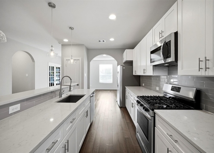 605 Dumble Street - Photo 1