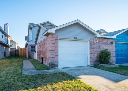 512 Birdsong Drive - Photo 1