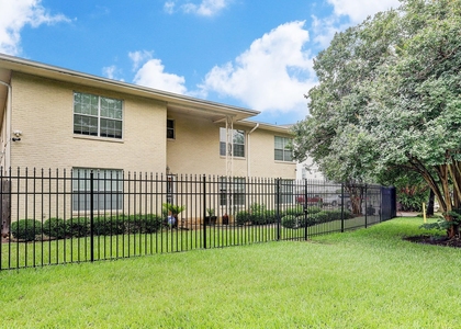 6832 Bellgreen - Photo 1