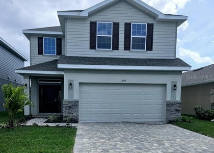 1046 Grantham Lane Se - Photo 1