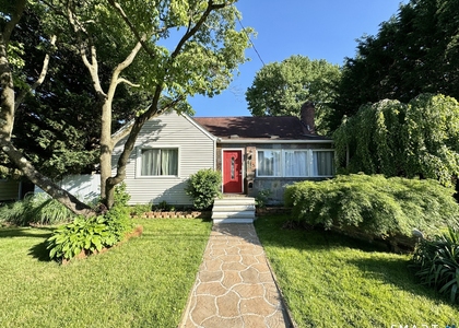 415 Savoy Street - Photo 1
