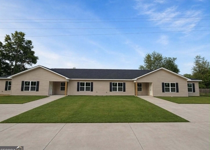 302 Hawaii Avenue - Photo 1