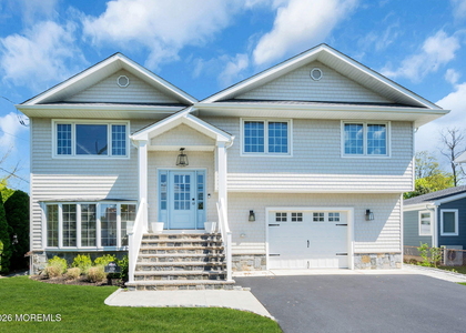 558 Central Avenue - Photo 1
