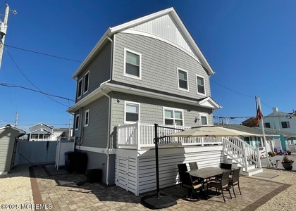 112 Albacore Drive - Photo 1