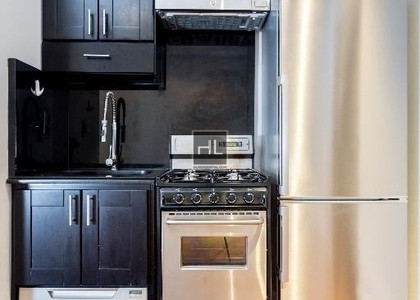 West 10th Street - Photo 1