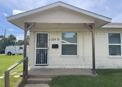 204 Hosack Street - Photo 1