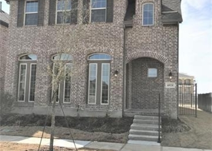 6924 Royal View Drive - Photo 1