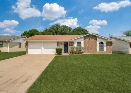 634 Lisa Street - Photo 1