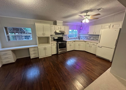 930 Deer Street - Photo 1
