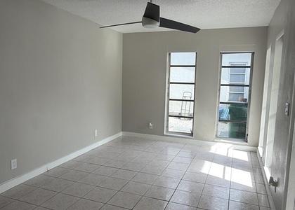 47 Se 13th Street - Photo 1