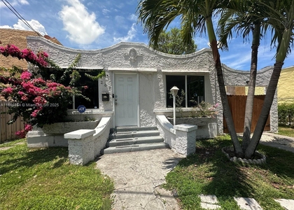 267 Nw 33rd Street - Photo 1