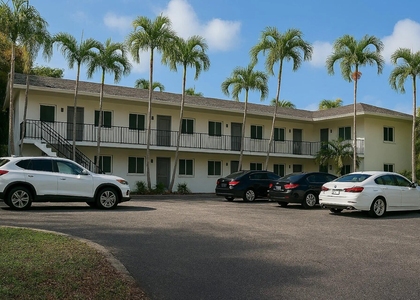 100 Sw 9th Street - Photo 1
