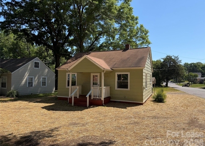 704 N Miller Avenue - Photo 1