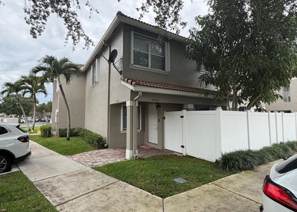 5362 Sw 125th Avenue - Photo 1