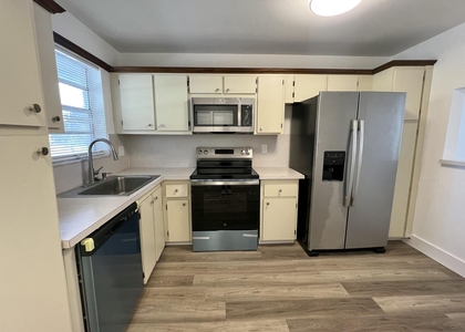 601 S State Rd 7 - Photo 1