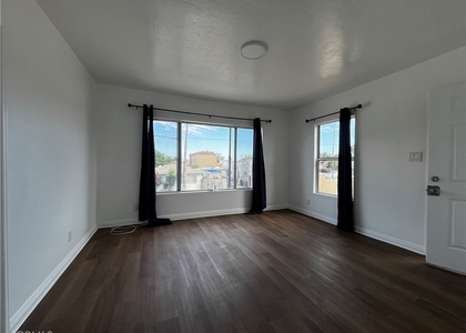 7215 S Van Ness Avenue - Photo 1