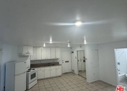 428 S Grand View Street - Photo 1