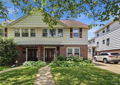 57-04 Cloverdale Boulevard - Photo 1