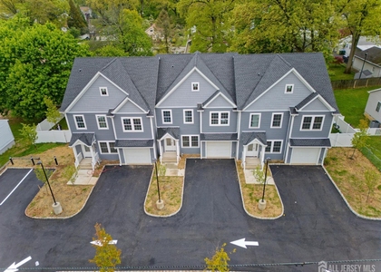 8 Travers Avenue - Photo 1