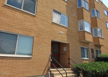 200 Locust Street Se - Photo 1