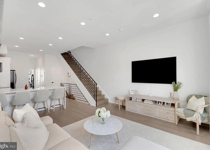 709 N 19th Street - Photo 1